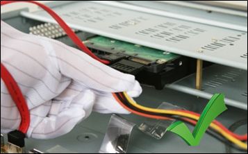 安裝硬盤 安裝硬盤